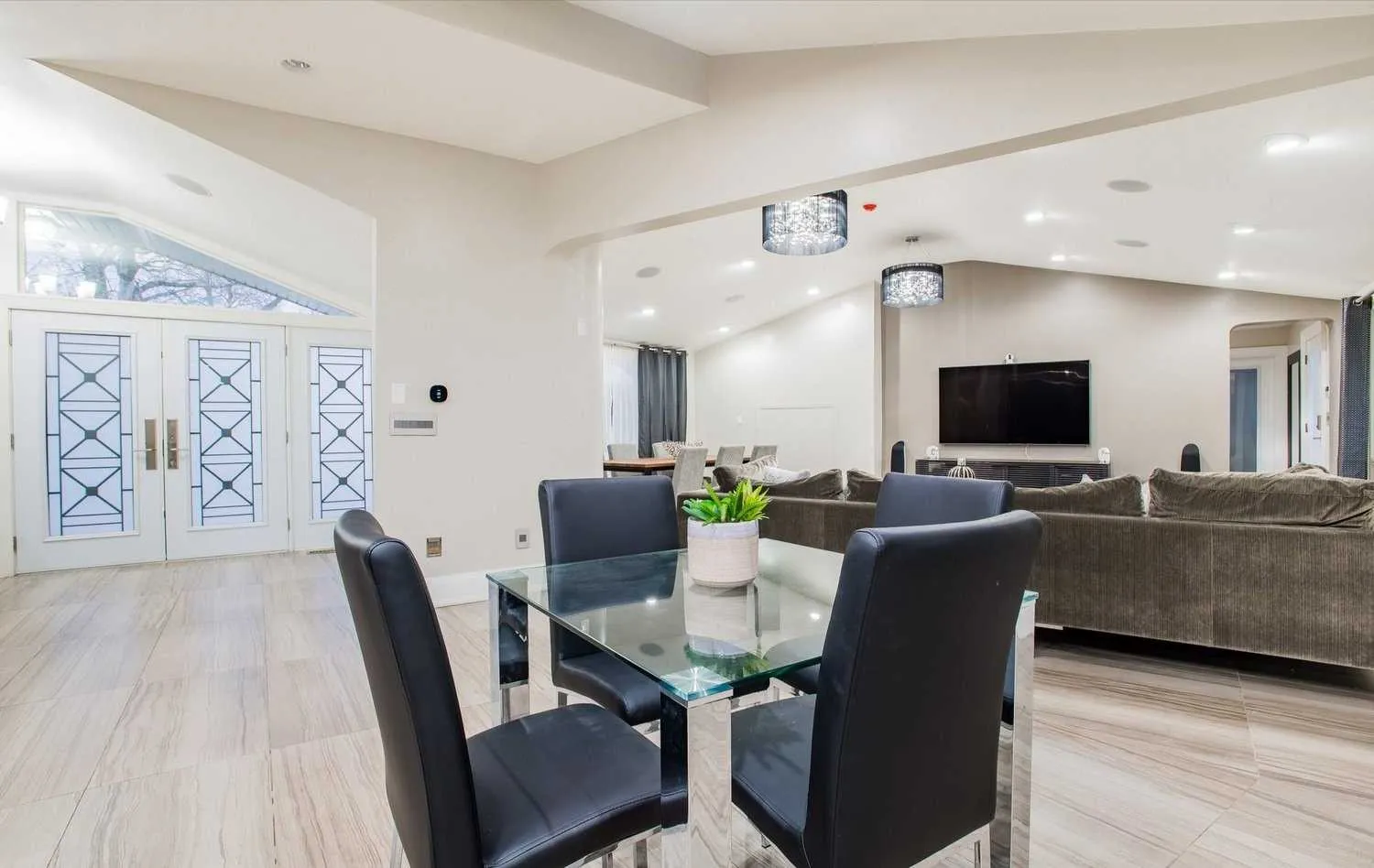 Crescent Hill Estate — Whole-Home Gut & Rebuild, Brampton, ON — view: 700d1 15