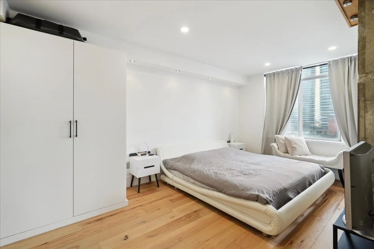 Distillery District Condo Renovation, Toronto, ON — completed: 962a8 22