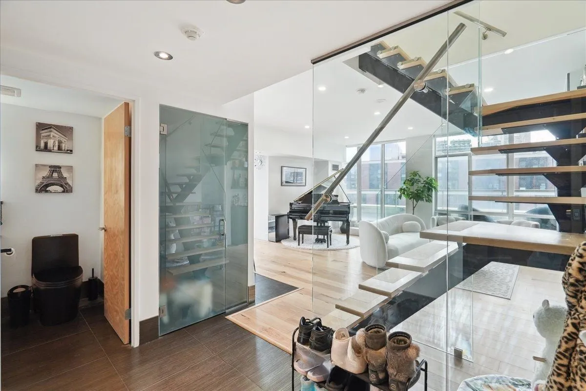Distillery District Condo Renovation, Toronto, ON — completed: 962a8 3