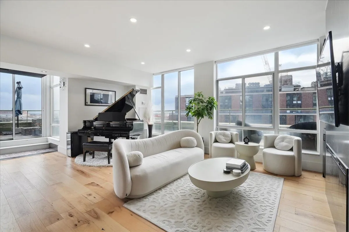 Distillery District Condo Renovation, Toronto, ON — completed: 962a8 5