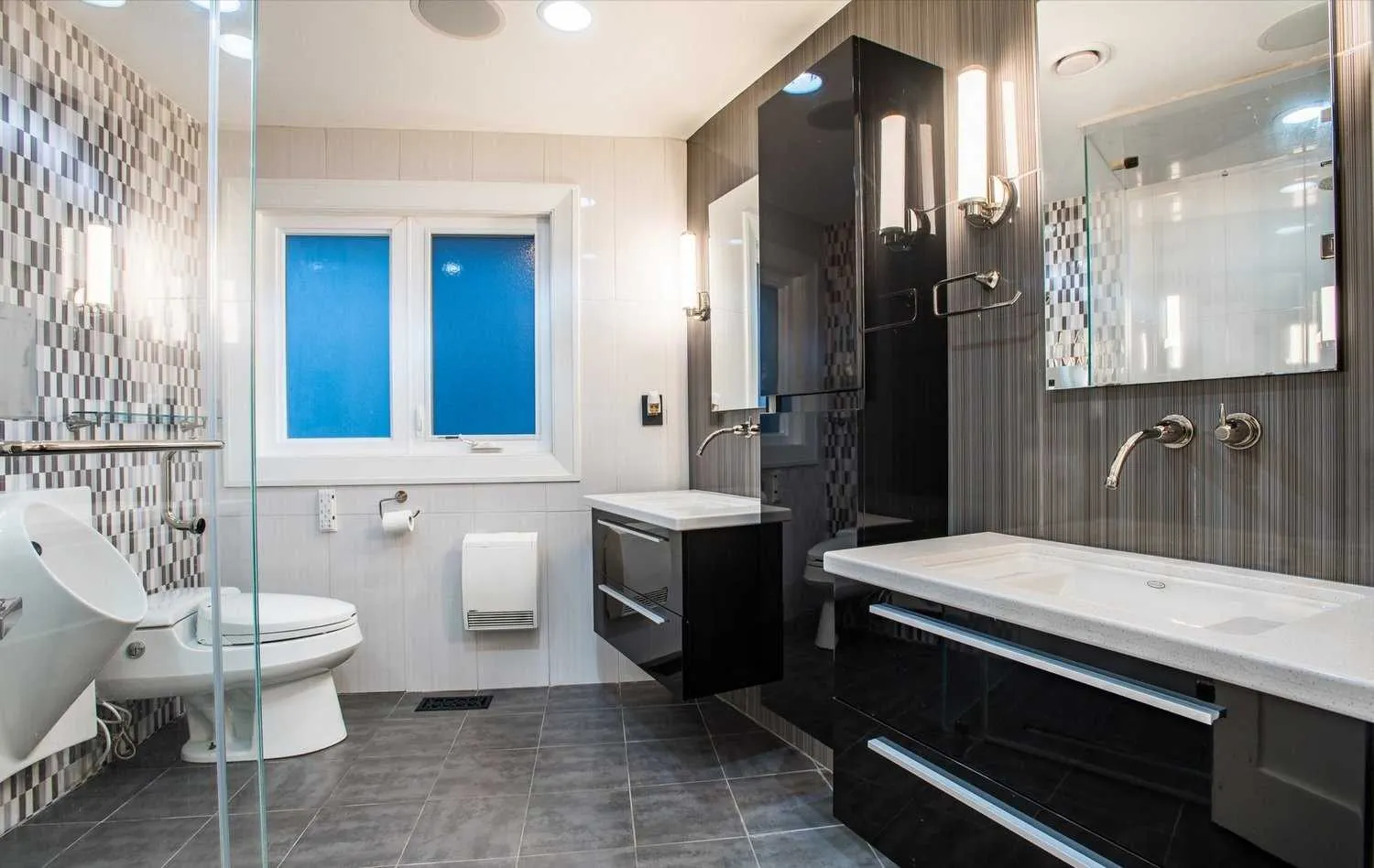 Crescent Hill Estate — Whole-Home Gut & Rebuild, Brampton, ON — view: Main Bath 1